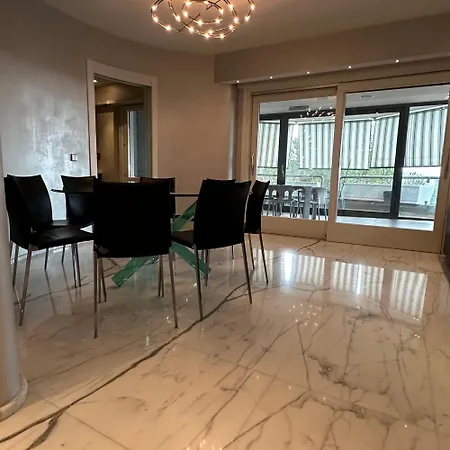 Luxury דירה
